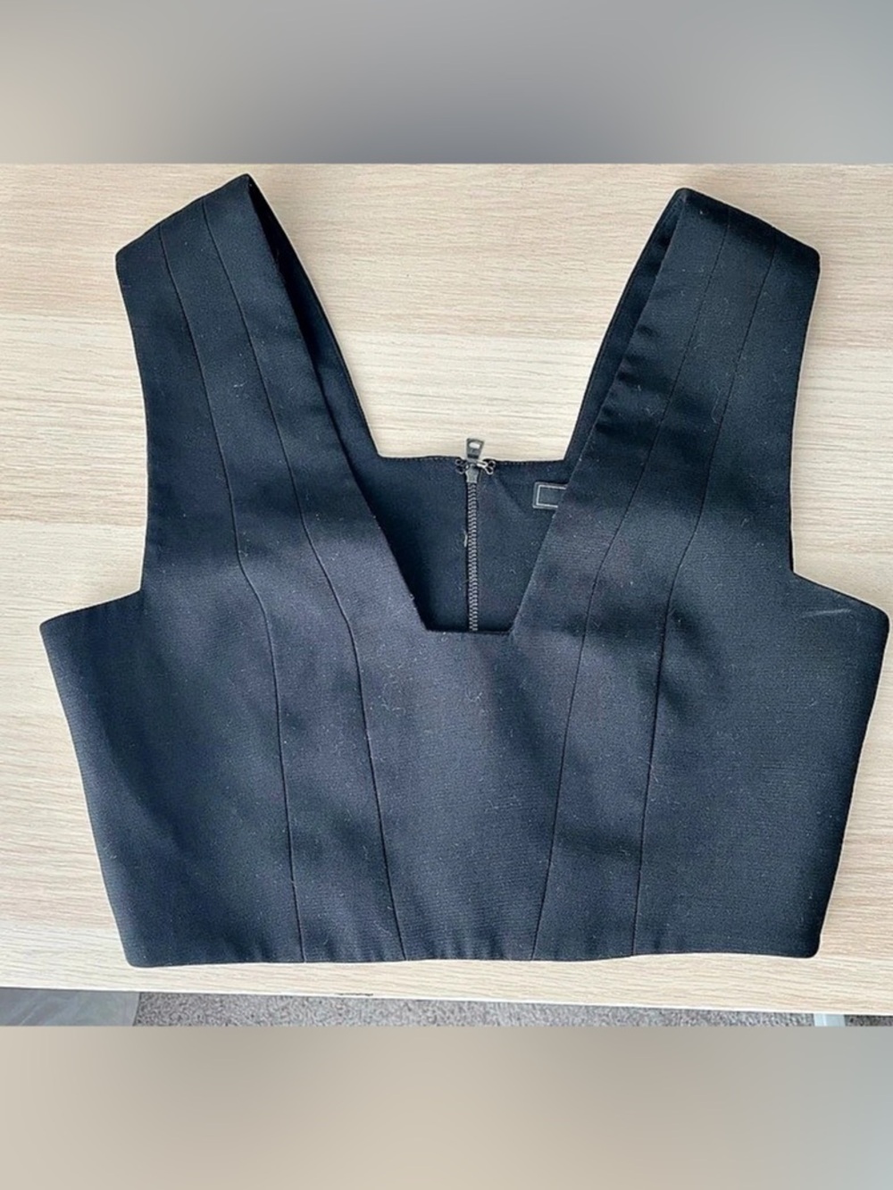 Bcbgmaxazria black crop top